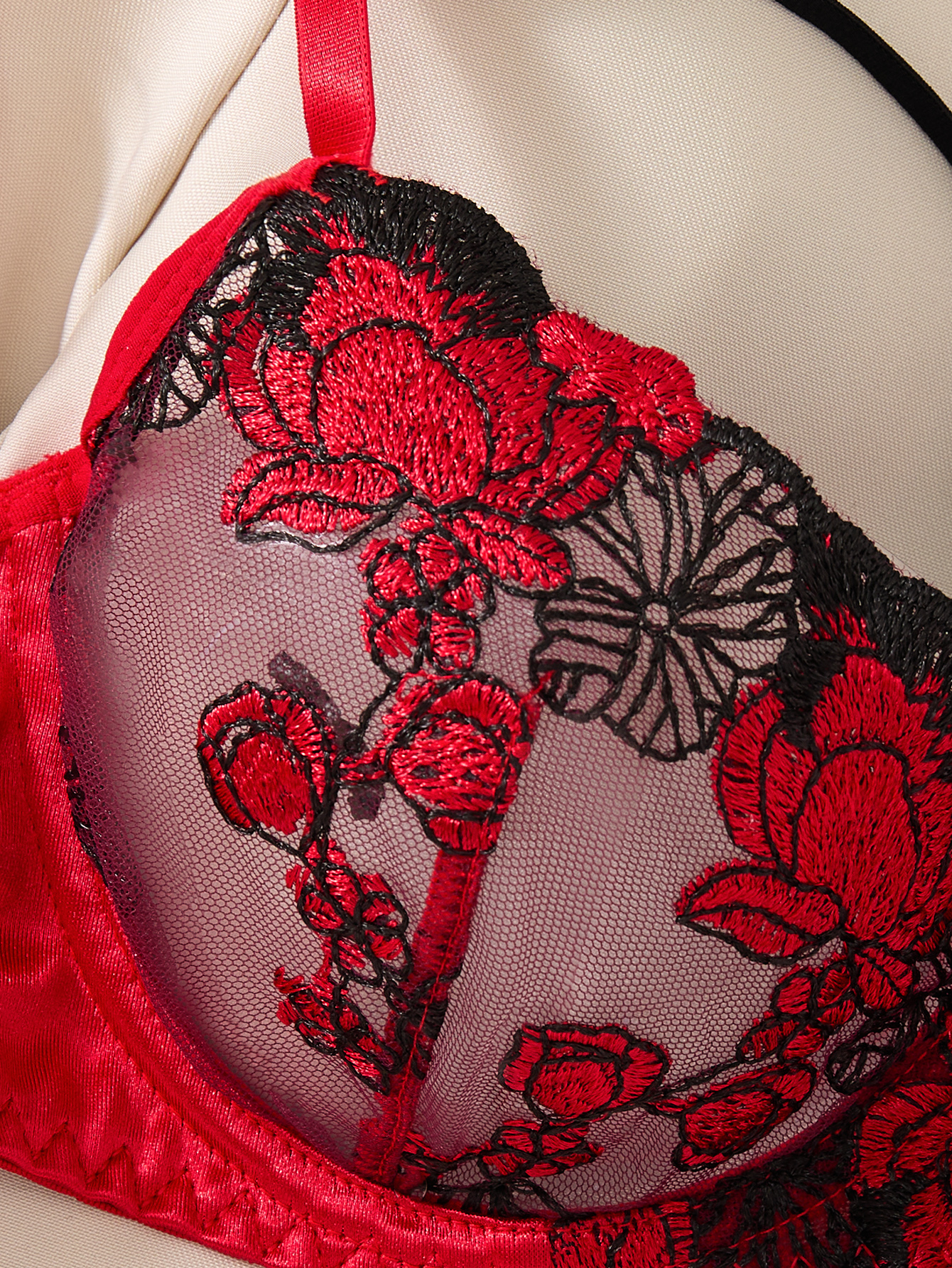 A set of sexy Red lingerie, in - Accessories Woman recensione e prezzo