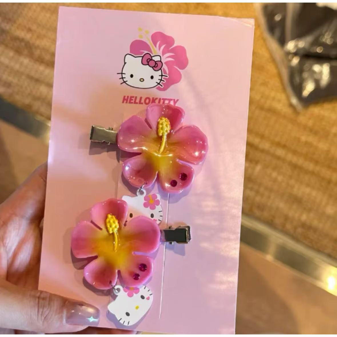 Kawaii Sanrio Hello Kitty Flow - Women Knight Accessories recensione e prezzo
