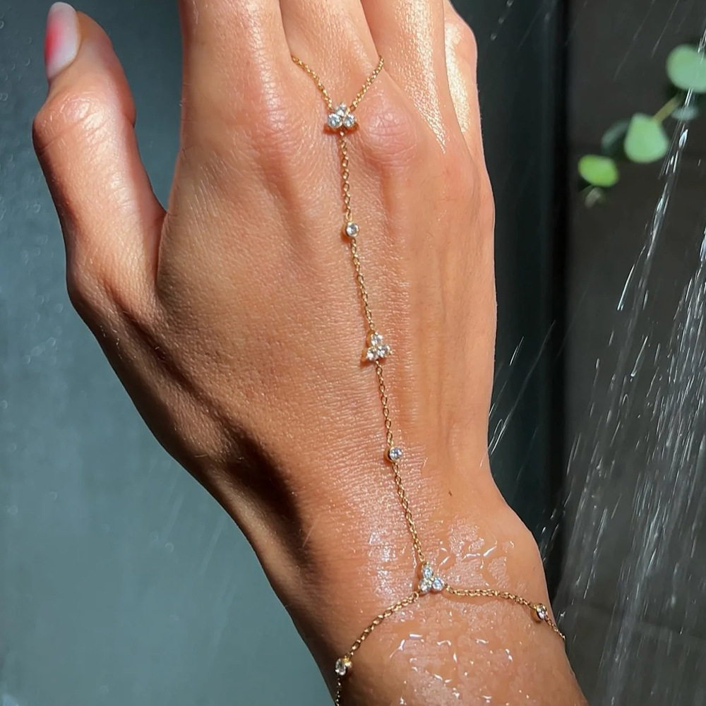 Crystal Fingerless Hand Chain  - Women'S Accessories Amazon recensione e prezzo