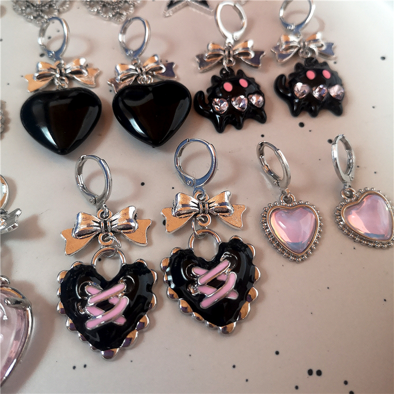 Goth Cute Punk Black Heart Win - Women'S Emo Accessories recensione e prezzo