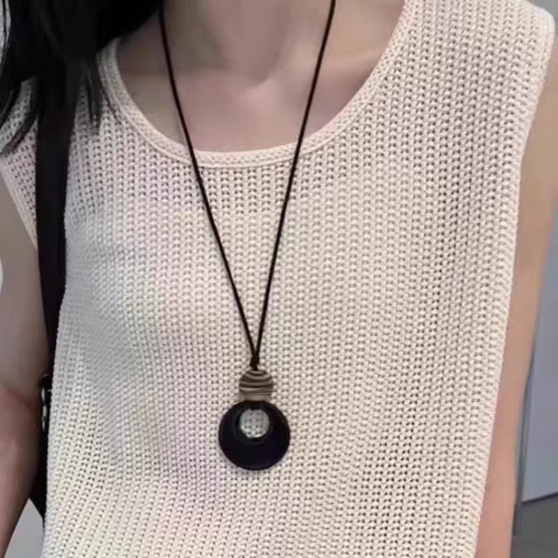 Punk Vortex Sun Cross Pendant  - Women'S Emo Accessories recensione e prezzo