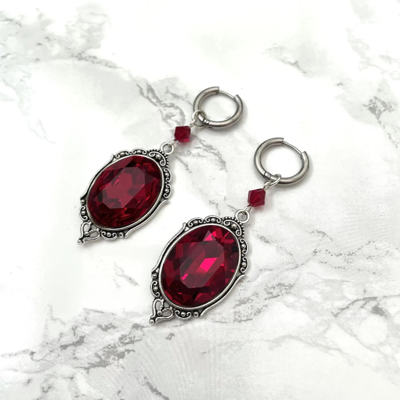 Vampire Cameo Earrings, Gothic - Women'S Vampire Accessories recensione e prezzo