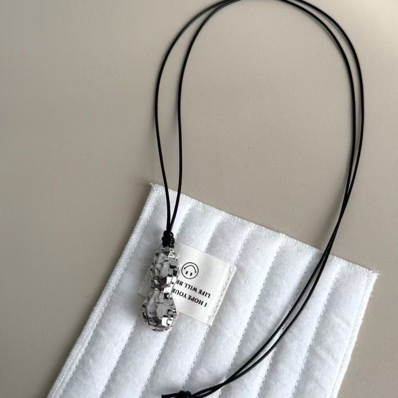 Fashionable Metal Peanut Penda - Women Accessories Meaning recensione e prezzo