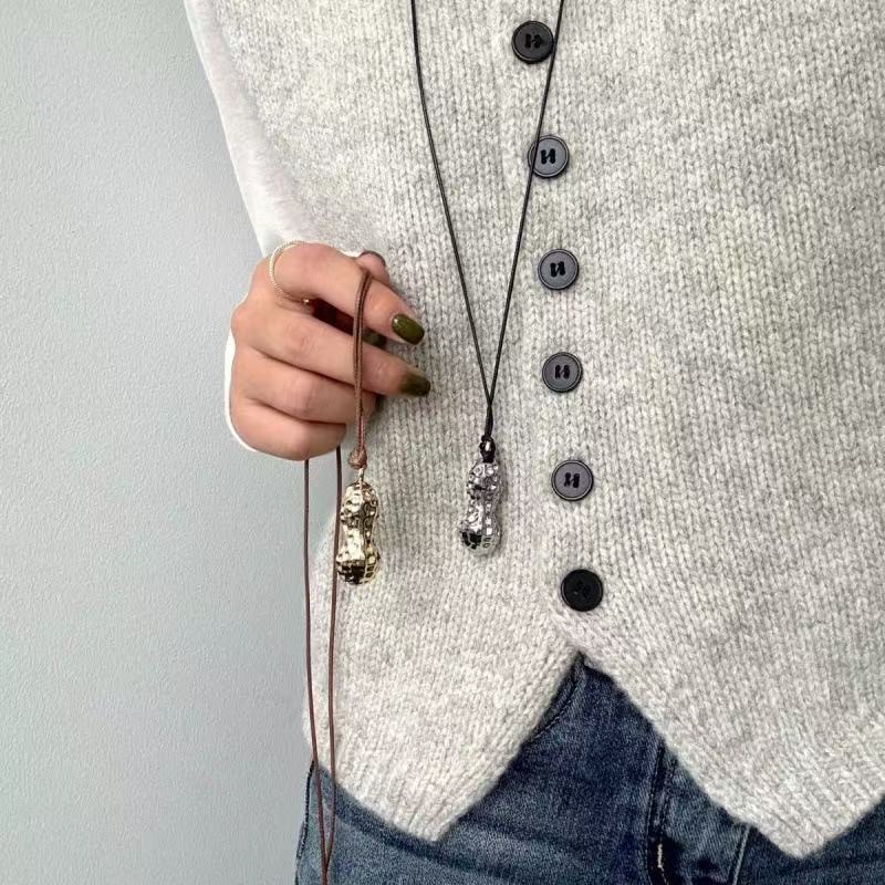 Fashionable Metal Peanut Penda - Women Accessories Meaning recensione e prezzo