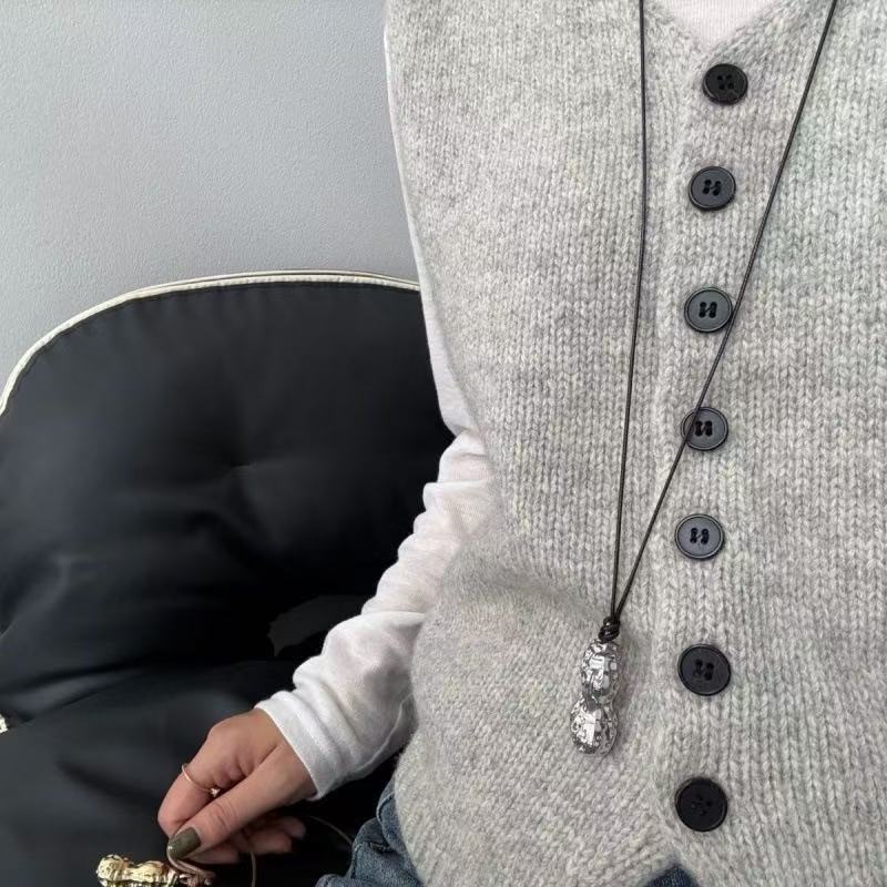 Fashionable Metal Peanut Penda - Women Accessories Meaning recensione e prezzo