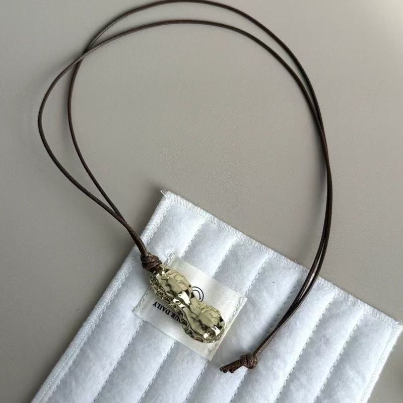 Fashionable Metal Peanut Penda - Women Accessories Meaning recensione e prezzo
