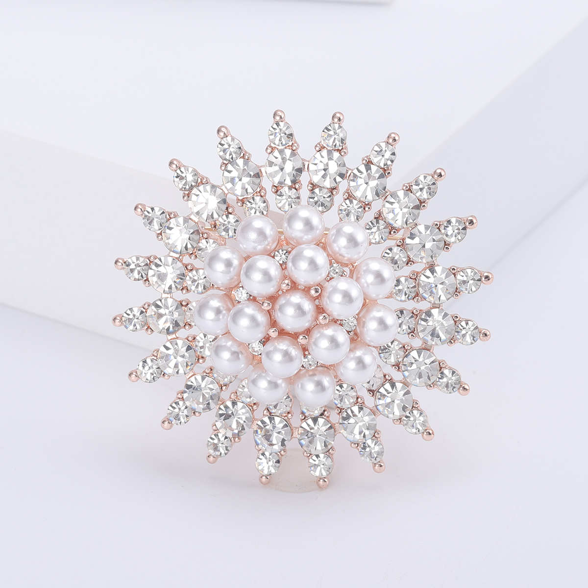 Pearl Flower Brooches For Wome - Women Accessories Bouquet recensione e prezzo