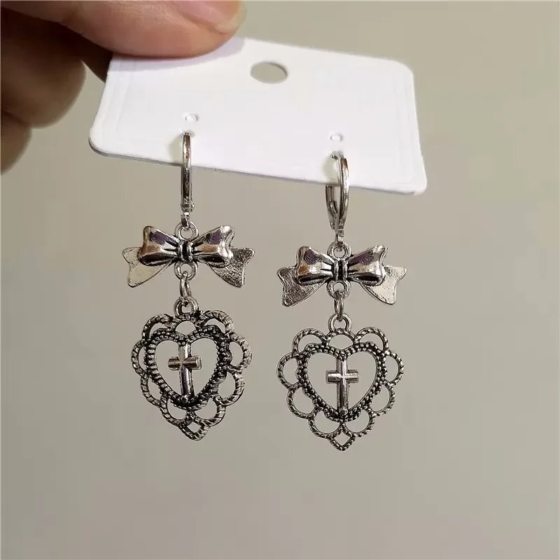 Gothic Vintage Love Heart Cros - Women'S Emo Accessories recensione e prezzo