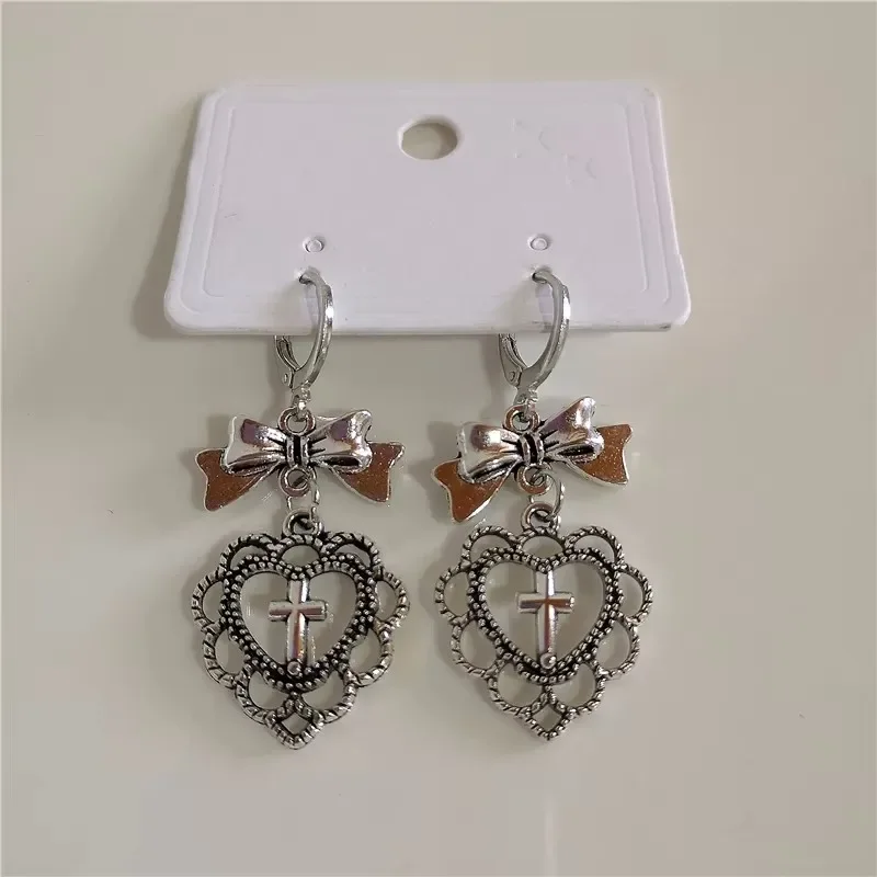 Gothic Vintage Love Heart Cros - Women'S Emo Accessories recensione e prezzo